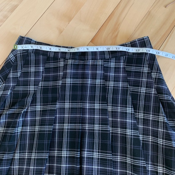 Garage plaid pleated mini skirt size M NEVER WORN - Picture 6 of 6